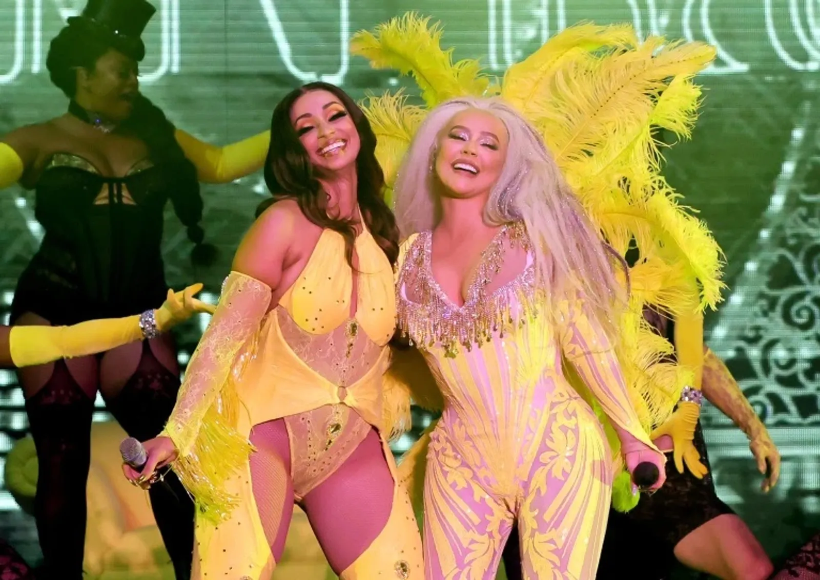 Gaya Seksi Christina Aguilera di Panggung, Pakai Kostum 'Tak Senonoh'