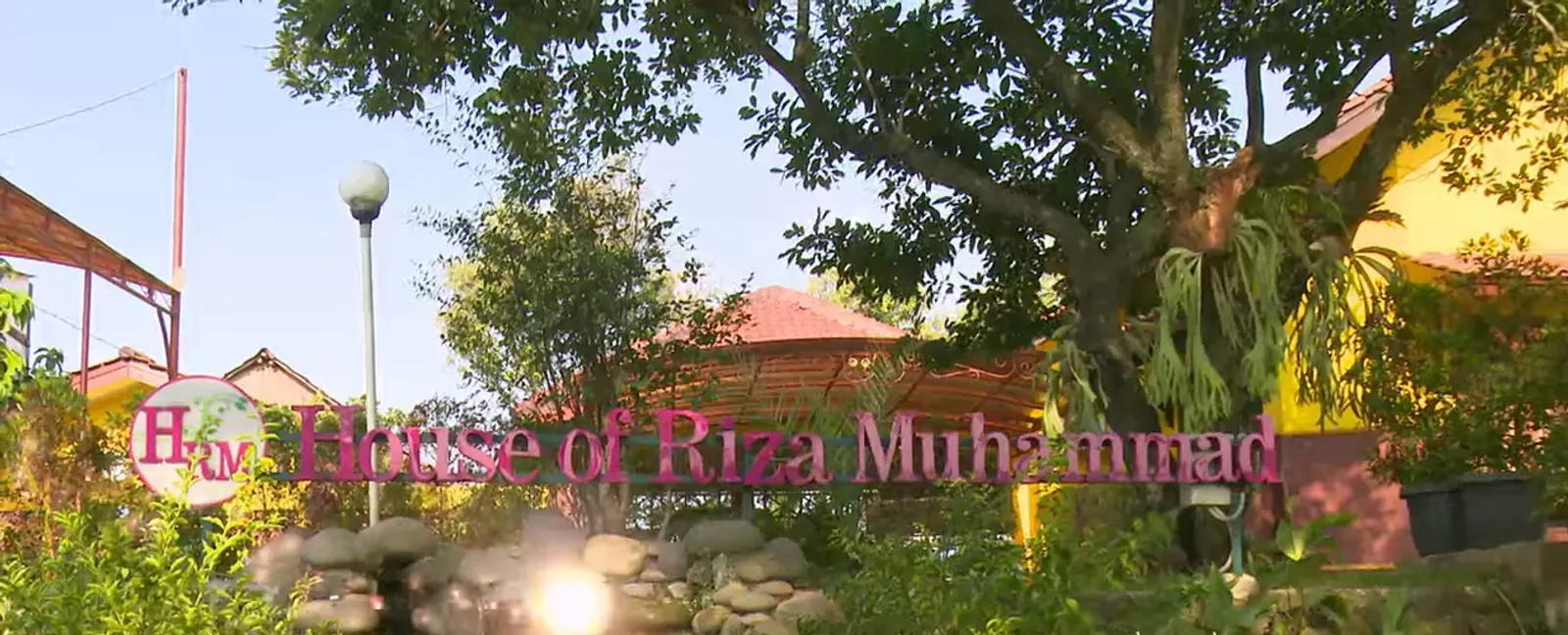 Penuh Nuansa India, Ini Potret Rumah Ustaz Riza Muhammad di Depok
