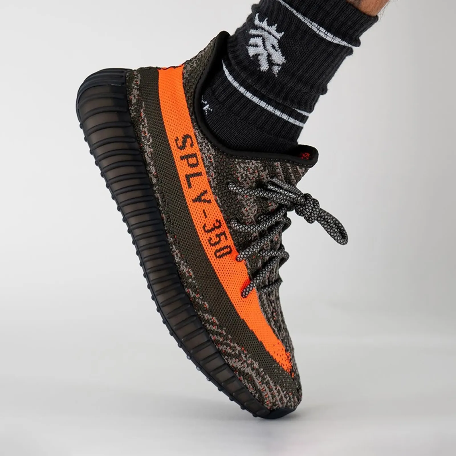 Ini Detail YEEZY BOOST 350 V2 Colorway 'Dark Beluga'