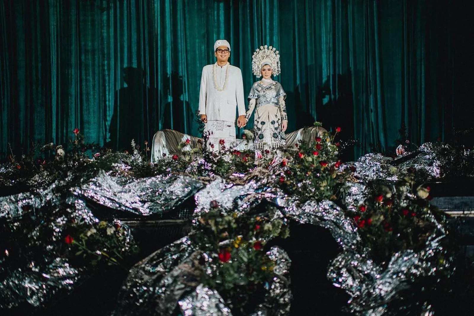 Detail Pakaian Pernikahan Sivia Azizah, Adat yang 'Futuristik'