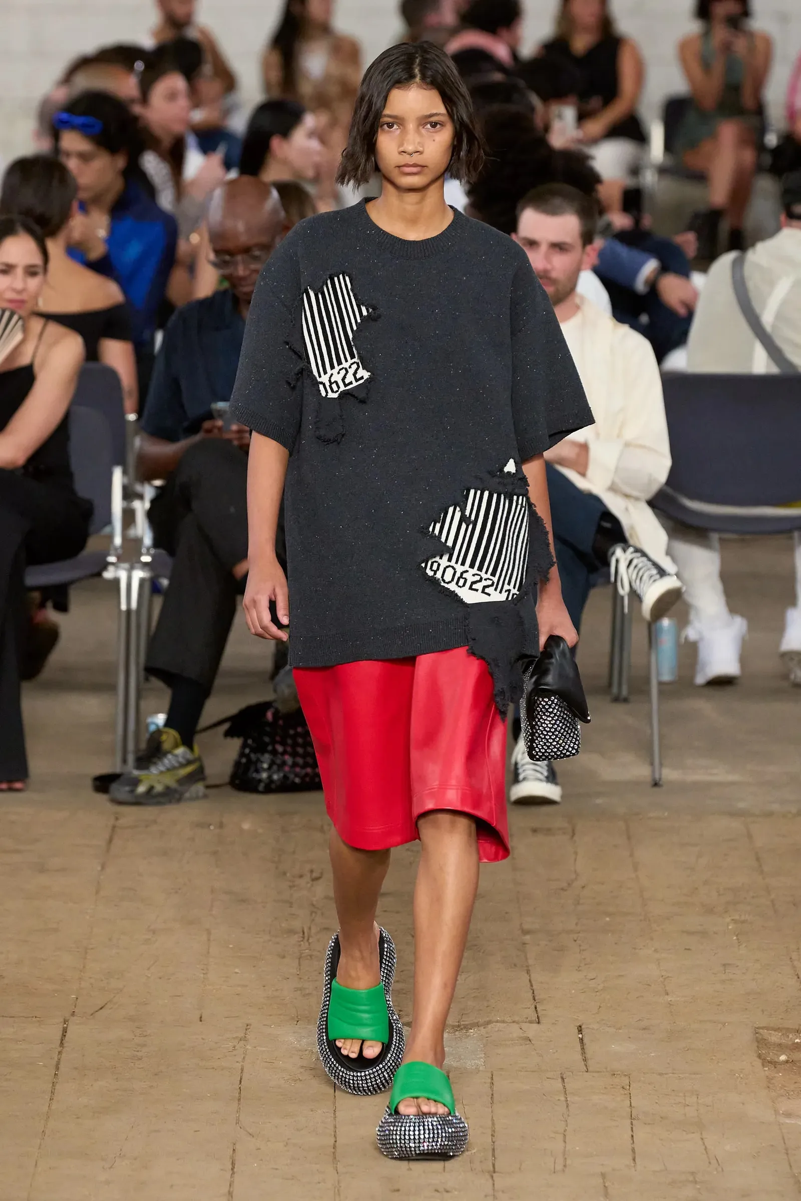 JW Anderson Rilis Koleksi Modern Kasual untuk Menswear Spring 2023