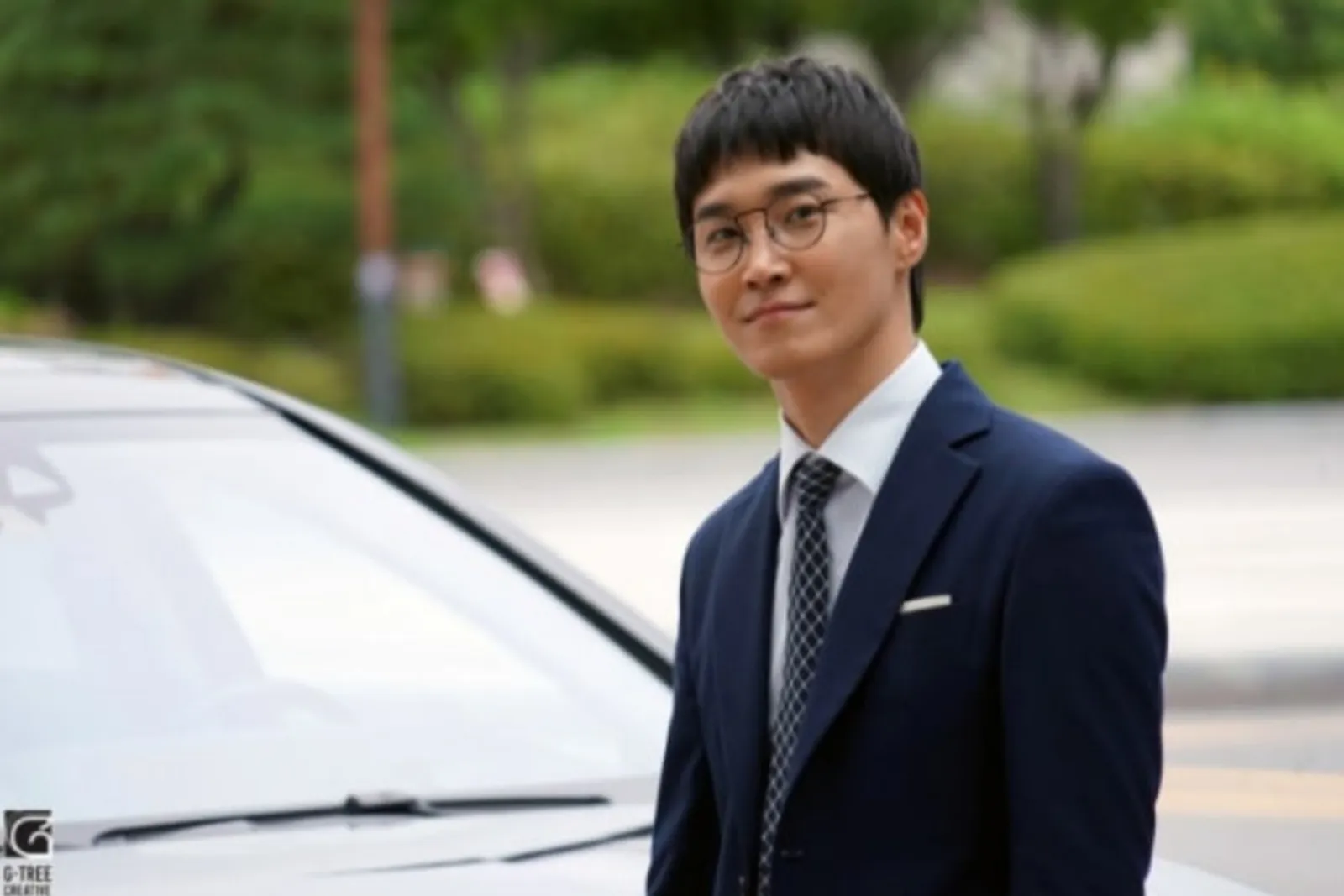 Adu Gaya 7 Sekretaris Tampan di Drama Korea