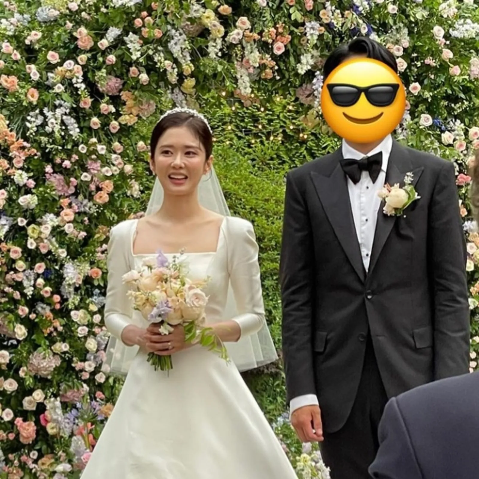 11 Momen Manis Pernikahan Jang Nara, Wajah Sang Suami Disembunyikan!