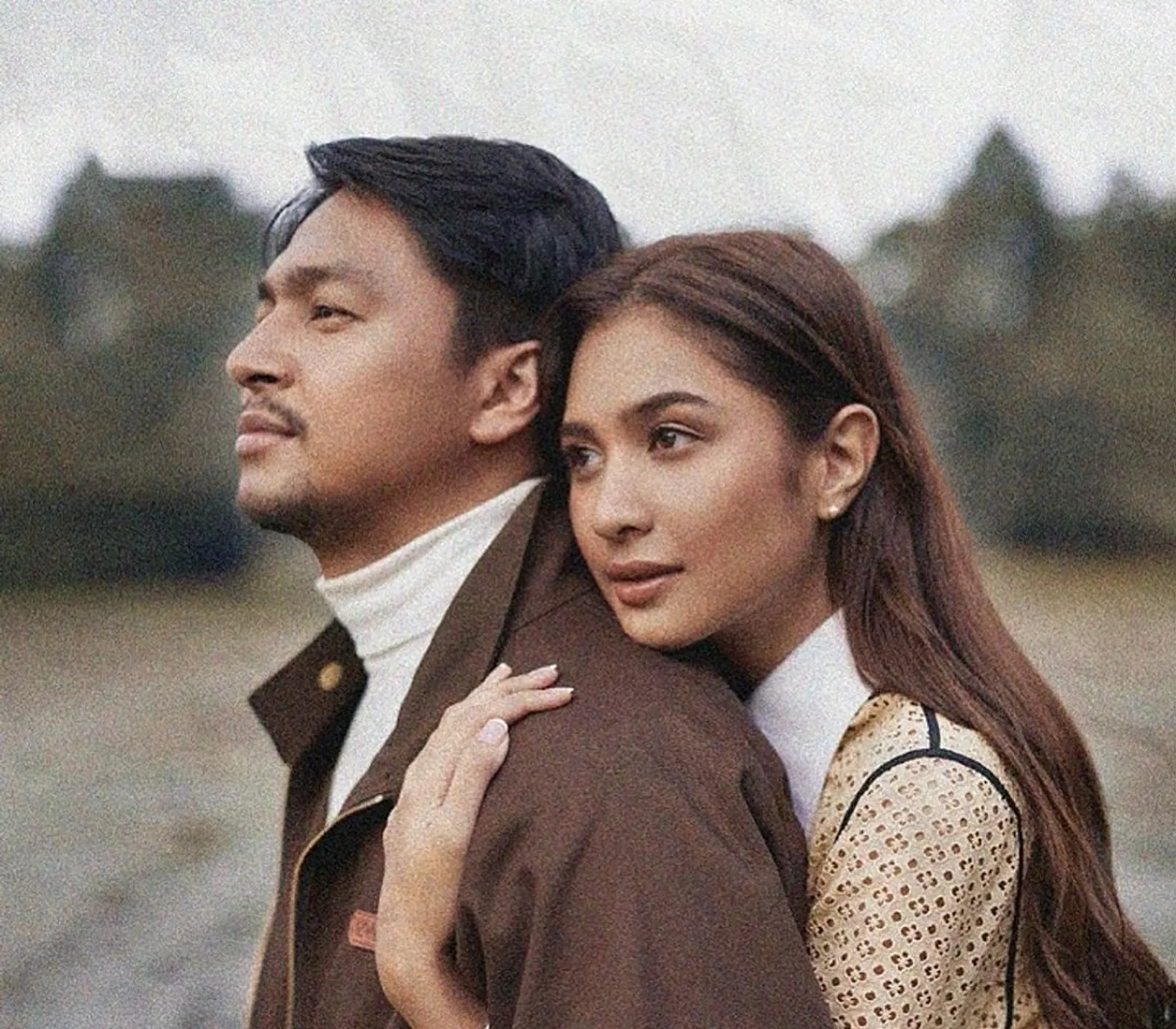 8 Pemotretan Romantis Deva Mahenra dan Mikha Tambayong, Pre-Wedding?