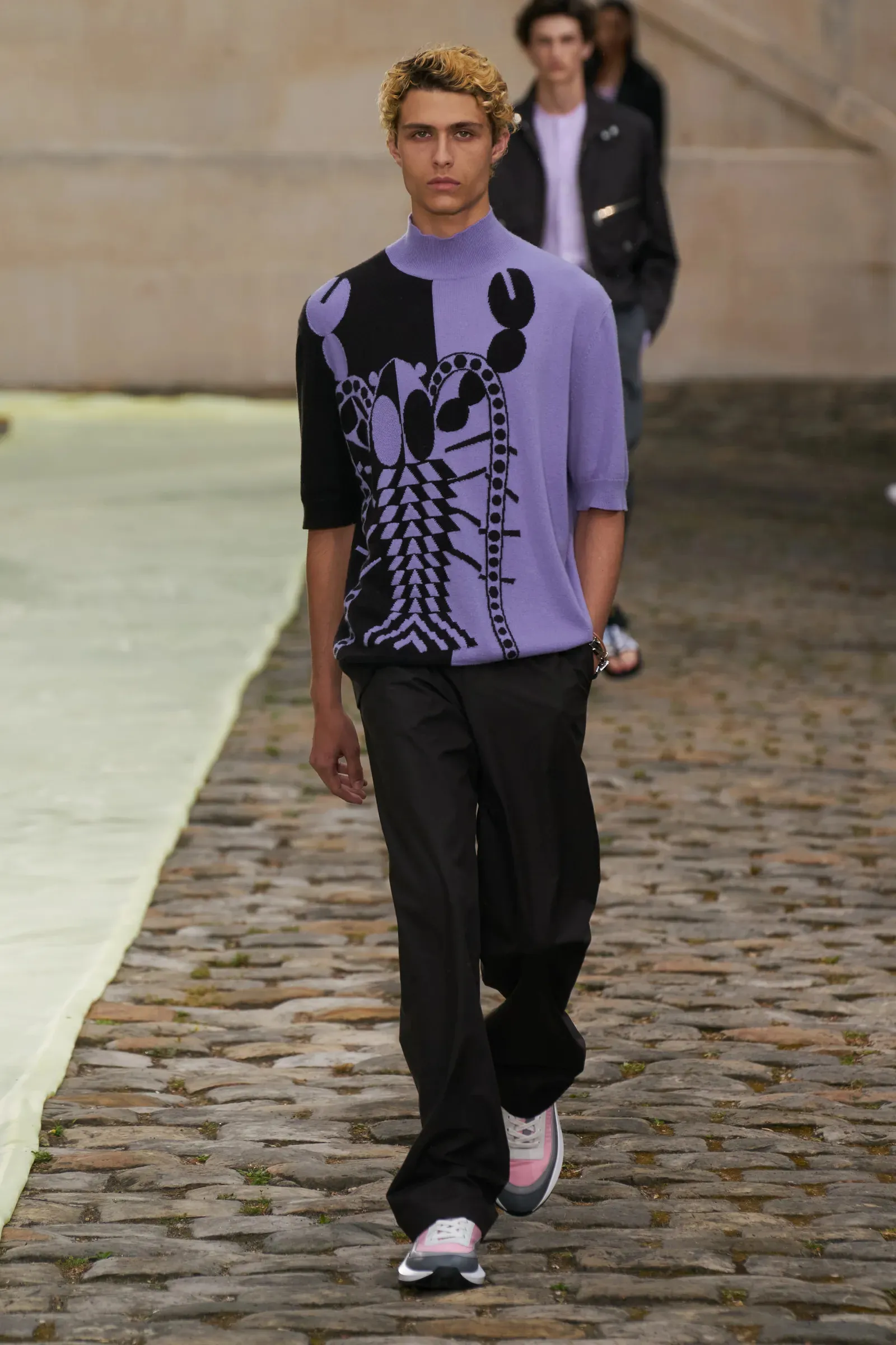 Pakaian Warna-warni di Koleksi Hermès Men’s Spring 2023