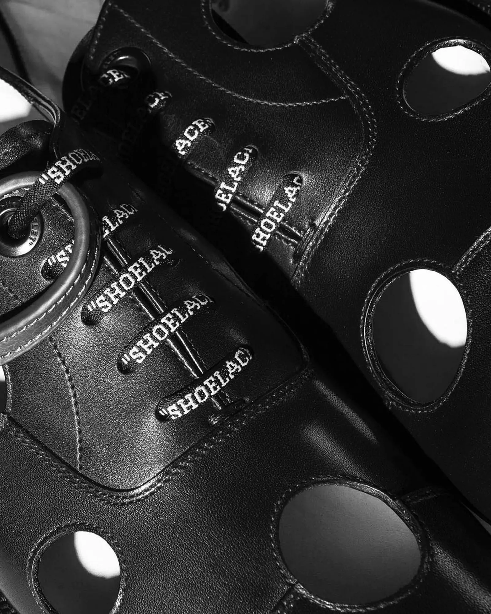 Kolaborasi Off-White™ x Church's untuk Sepatu Oxford 'Meteor'