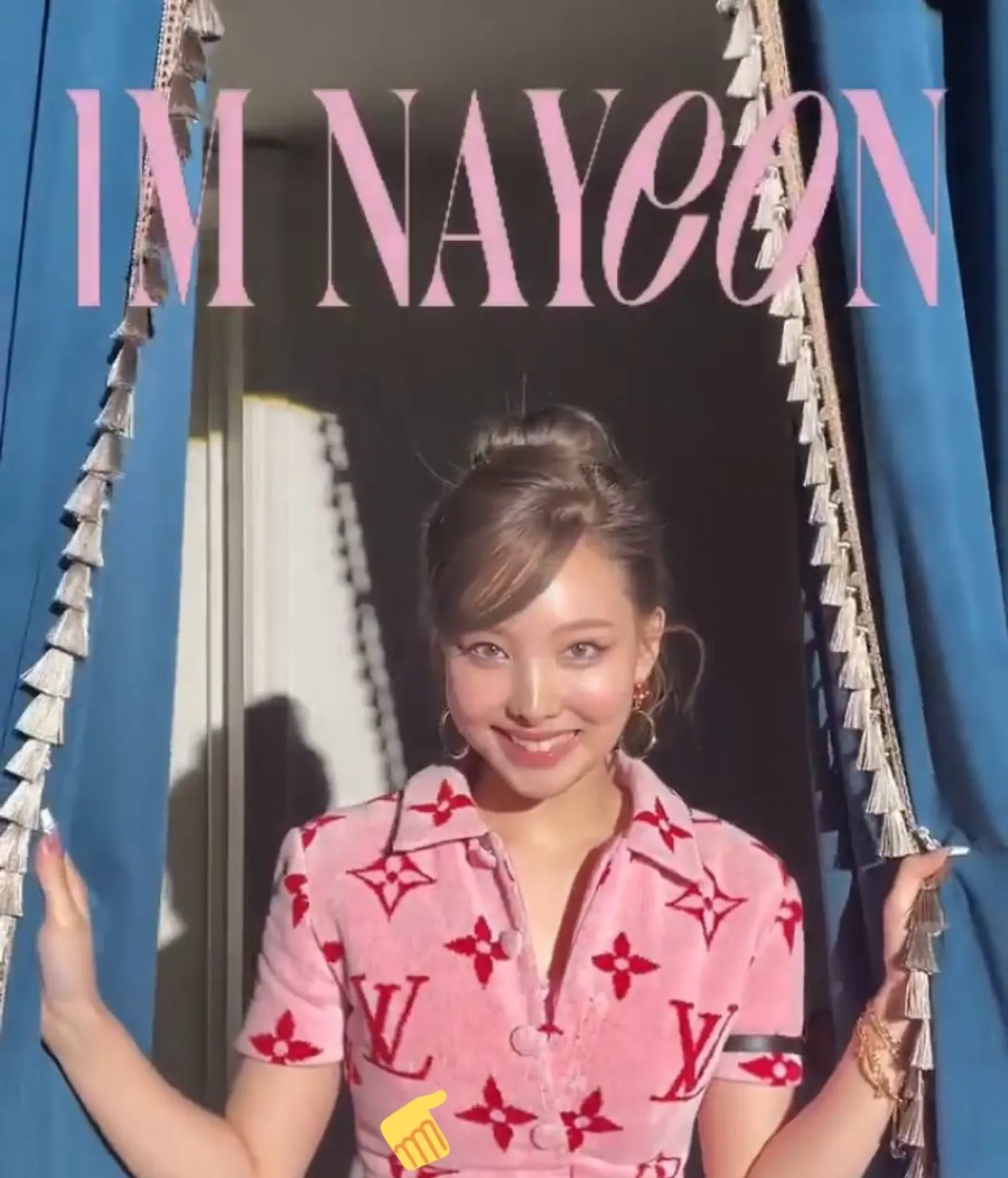 Nayeon TWICE Pakai Outfit dari Handuk Louis Vuitton di MV 'POP!'