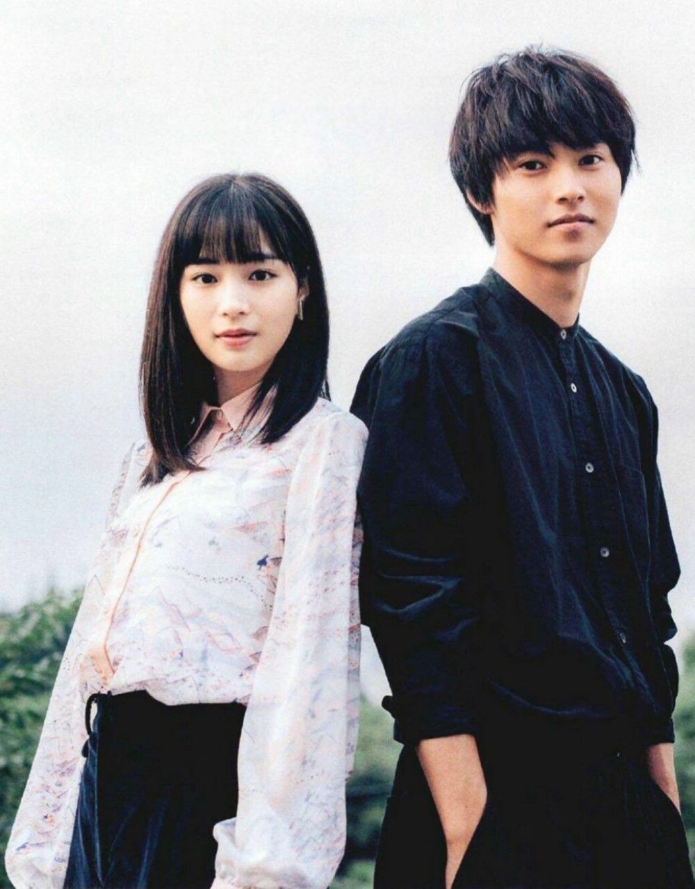 10 Potret Mesra Kento Yamazaki dan Suzu Hirose Pacaran