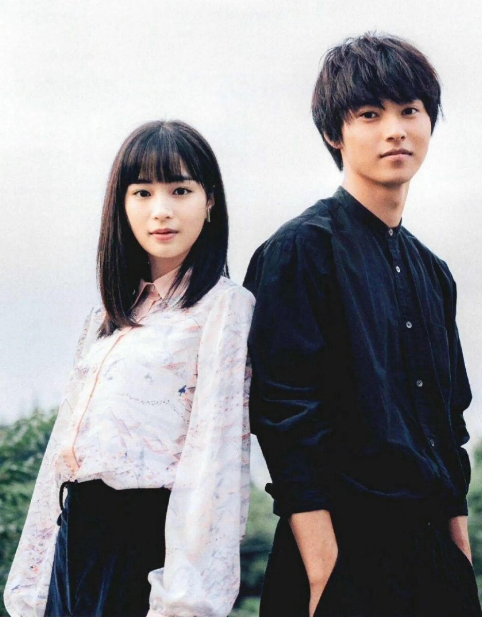 10 Potret Mesra Kento Yamazaki dan Suzu Hirose, Pacaran?