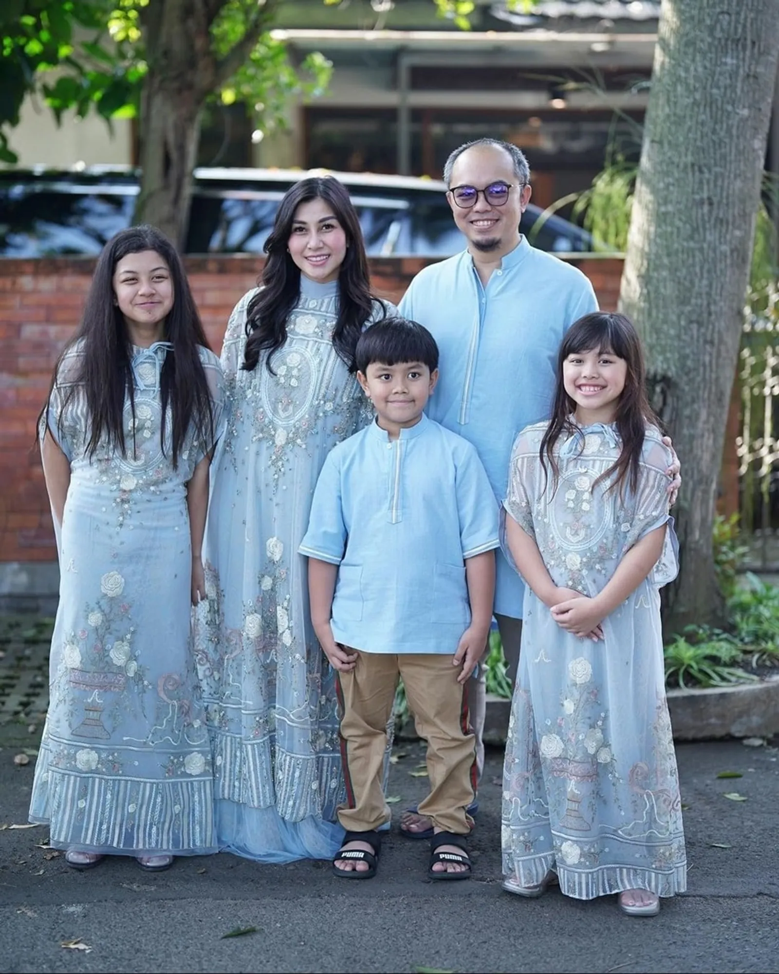 10 Potret Harmonis Keluarga Nisya Ahmad, Adik Raffi Ahmad