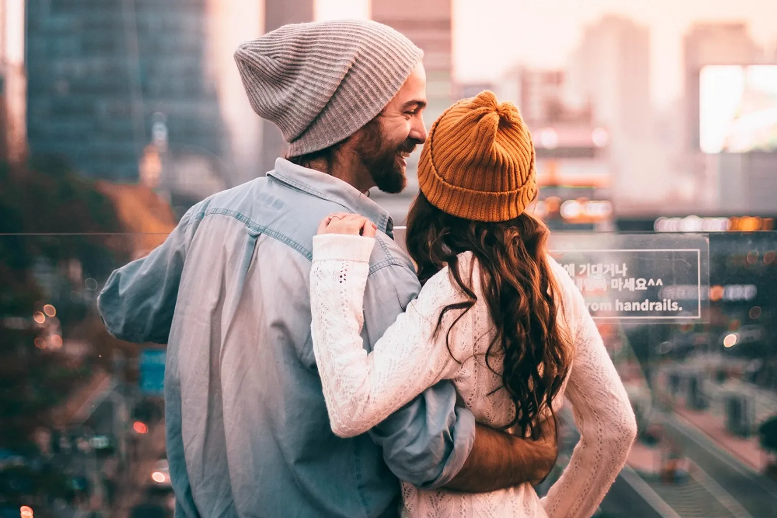 30 Ide Pesan Romantis untuk Pasangan, Sederhana tapi Ngena!