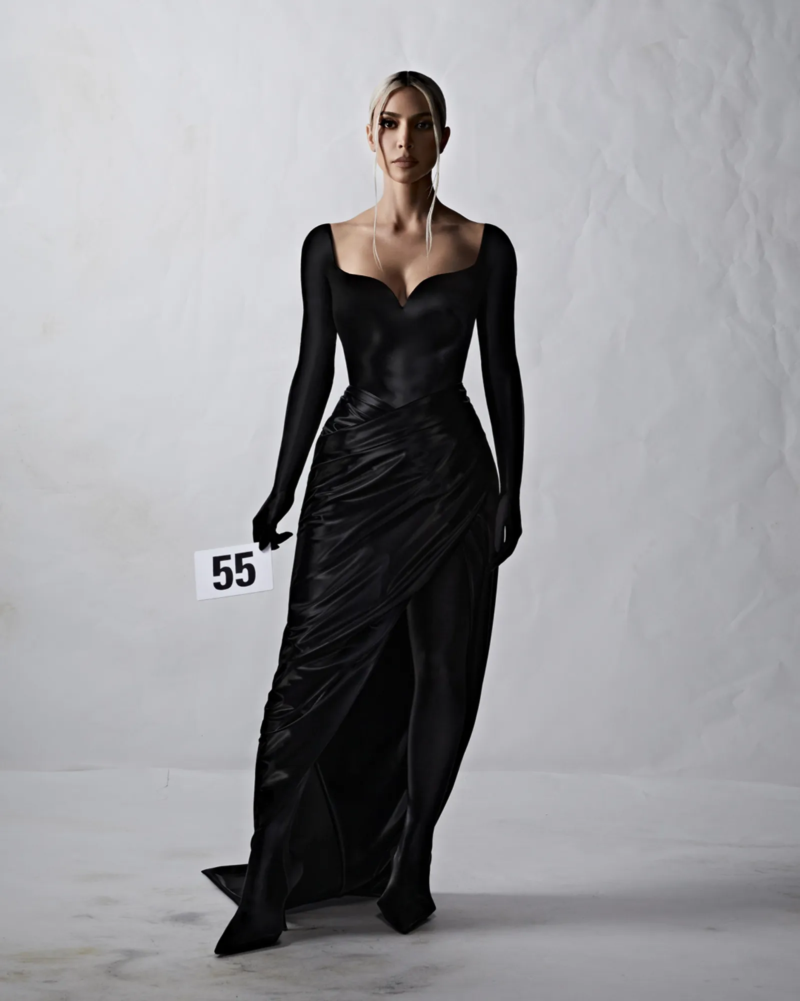 Aksi Para Artis yang Berjalan di Runway Balenciaga Haute Couture 2023