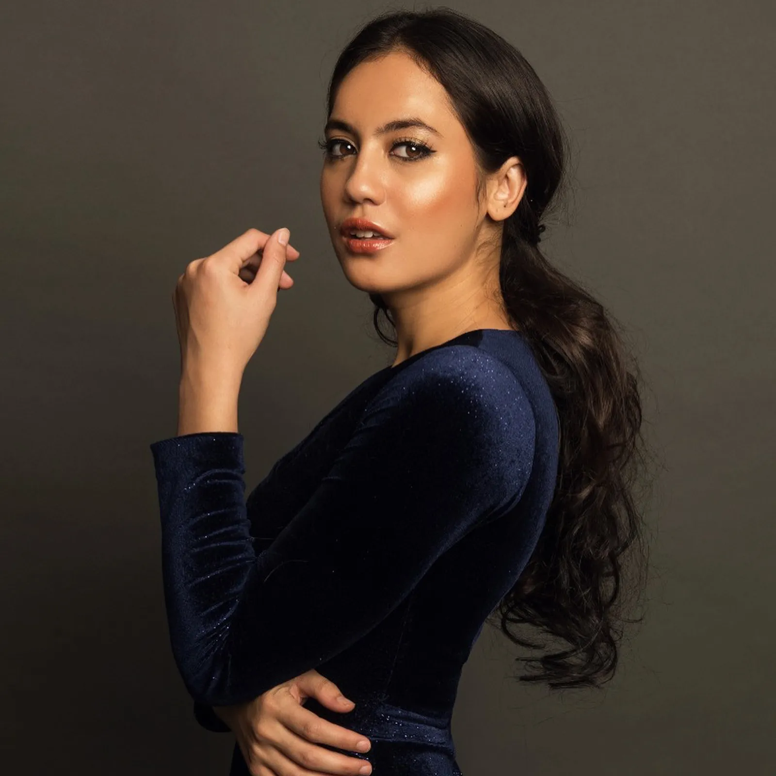 Glamour Look ala Pevita Pearce yang Memukau