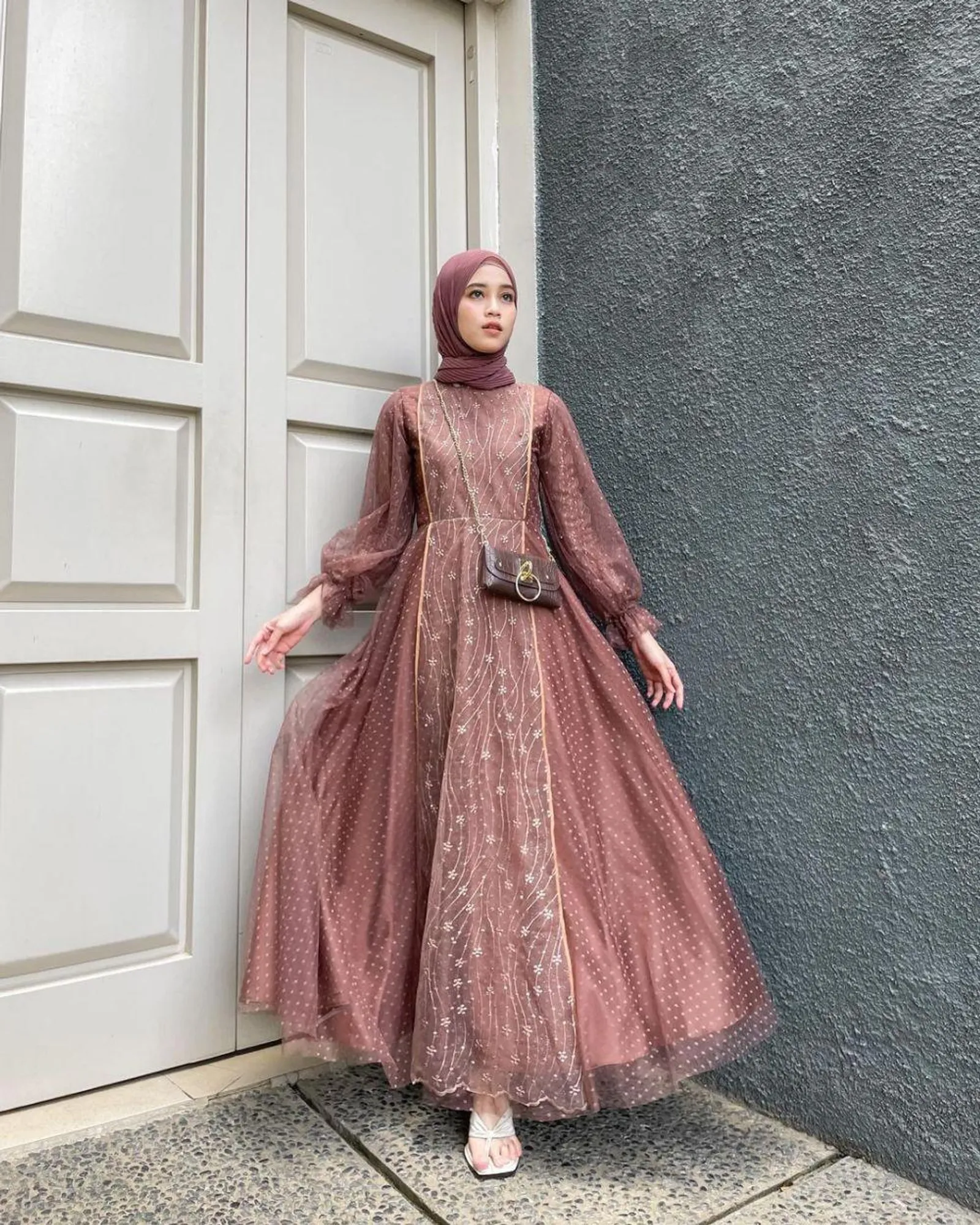 Siap-siap Tampil Manis Pakai Tulle Dress untuk Perempuan Hijab