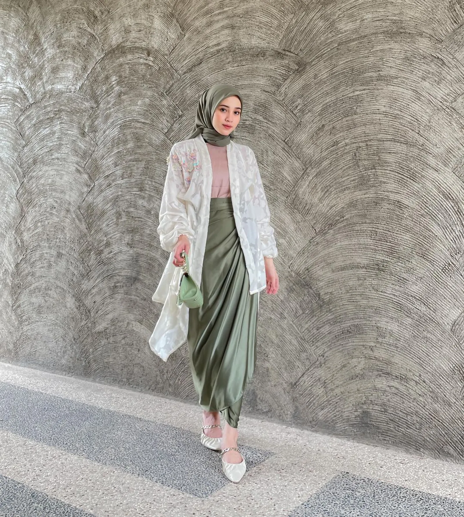 Rekomendasi Model Busana Silk untuk Hijabers Tampil Elegan