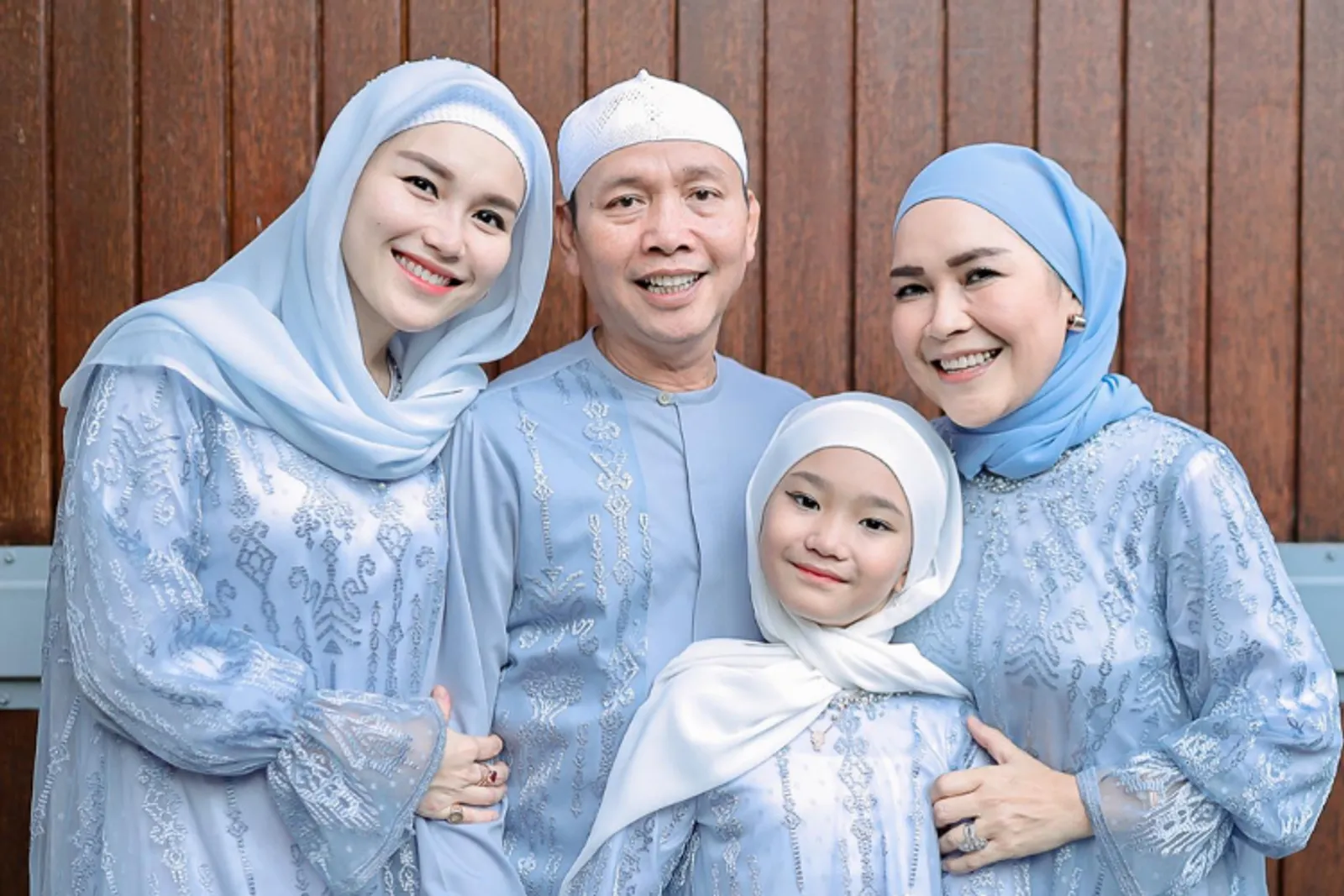 10 Potret Artis Rayakan Idul Adha Bersama Keluarga