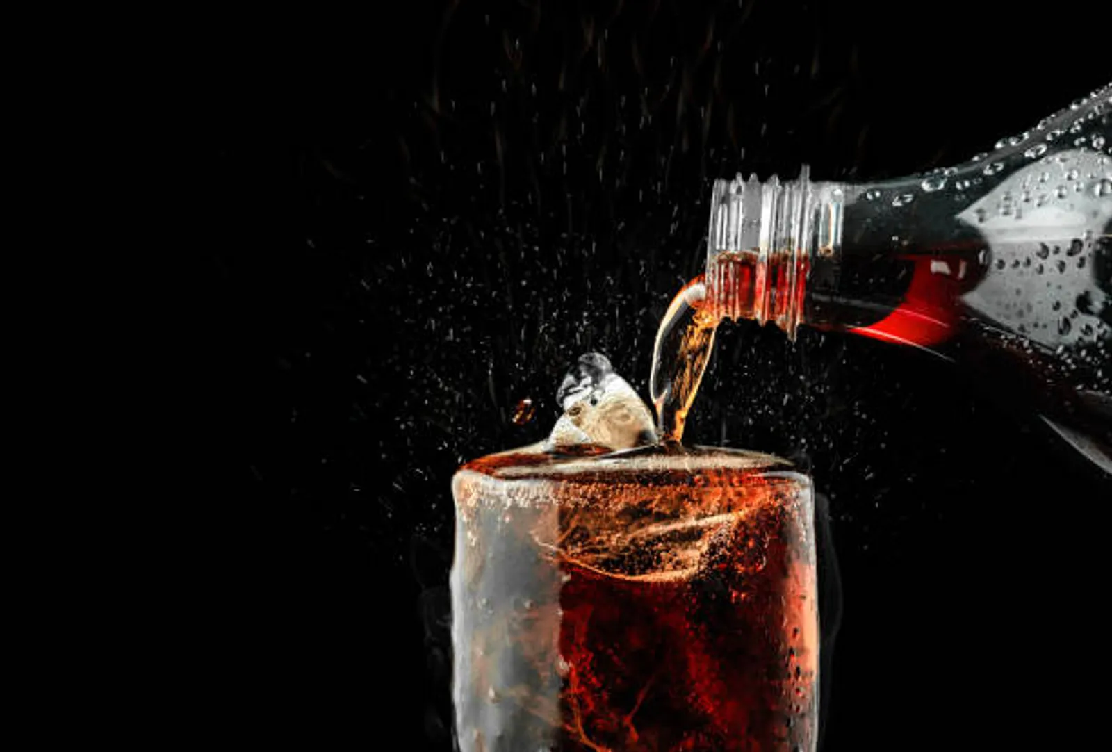Ini 7 Dampak Buruk Minuman Bersoda untuk Kesehatan