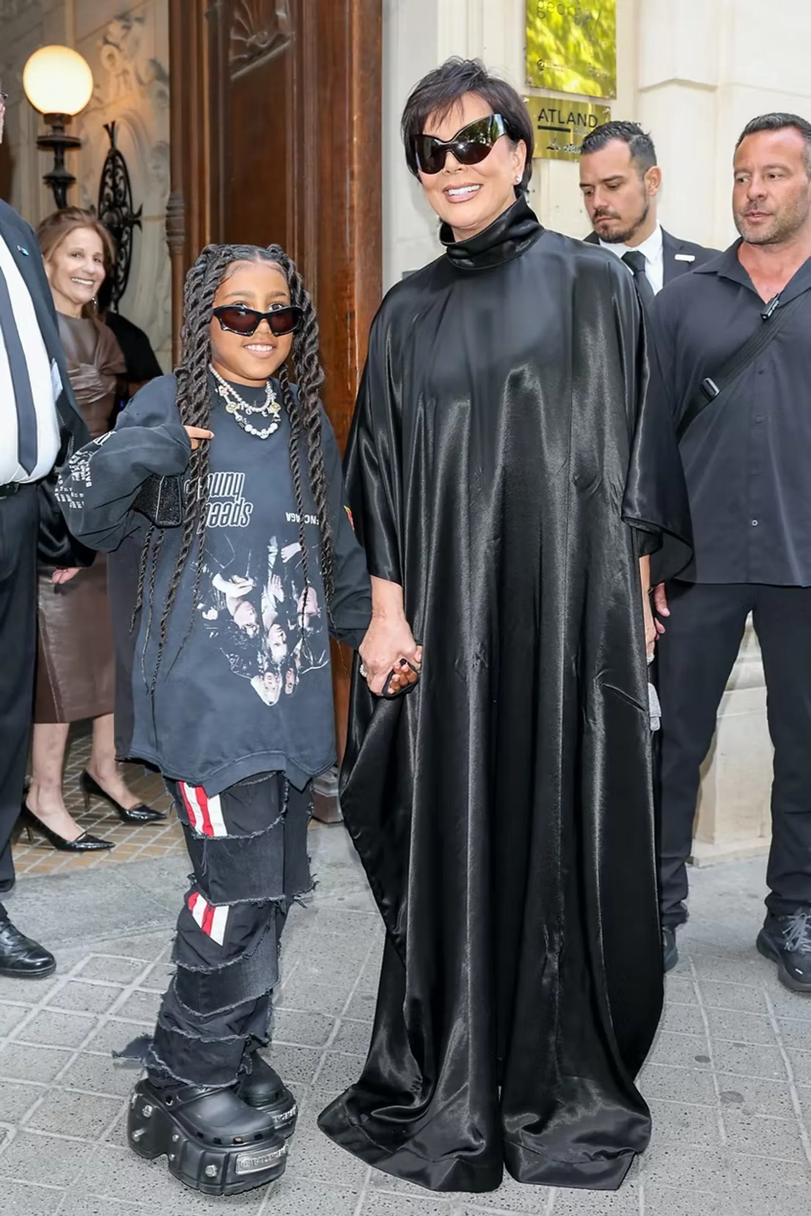 Gaya Kece North West, Anak Kim Kardashian Selama Paris Fashion Week