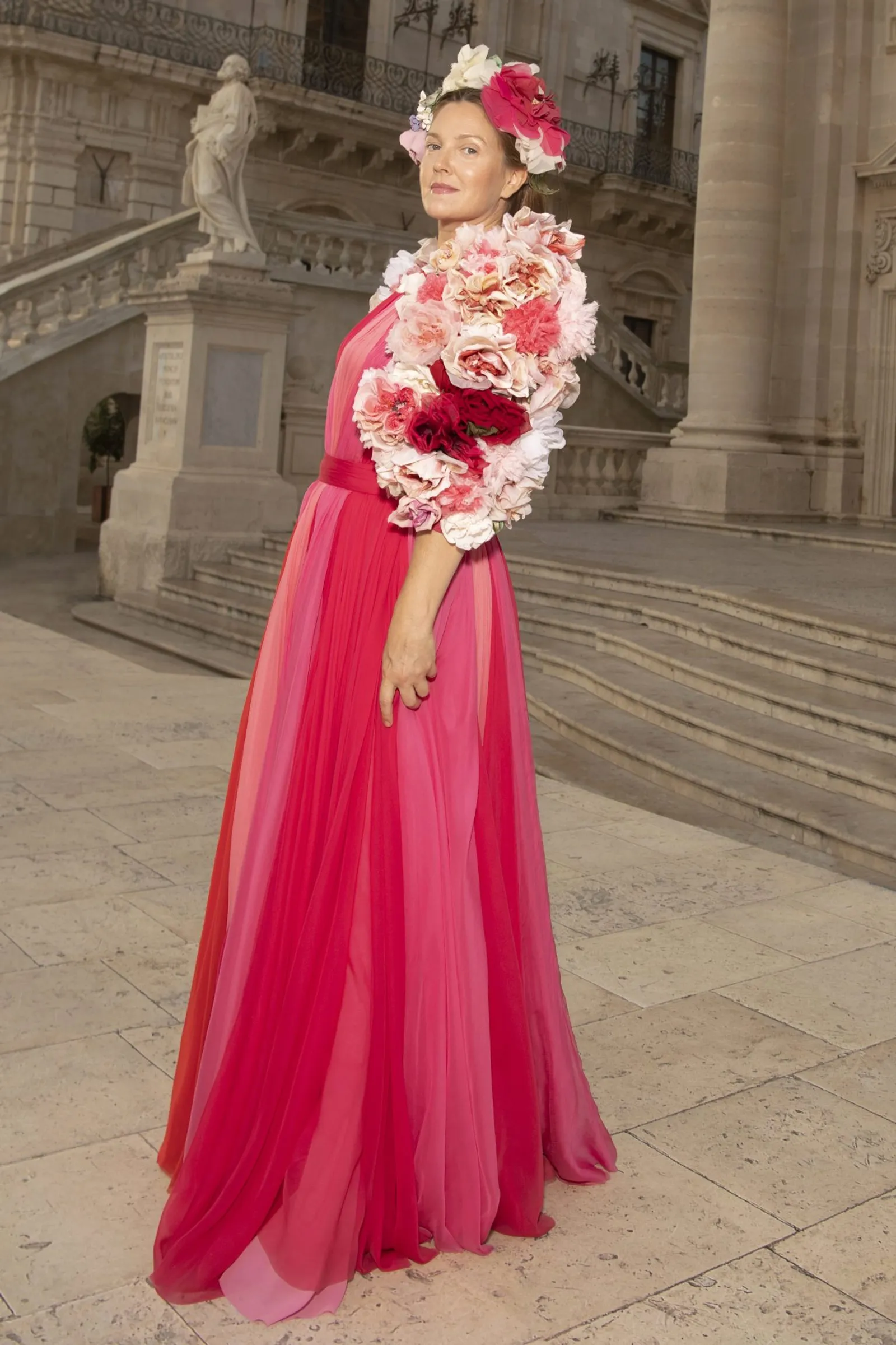 Gaya Nyentrik Seleb di Dolce & Gabbana Alta Moda 2022 Fashion Show