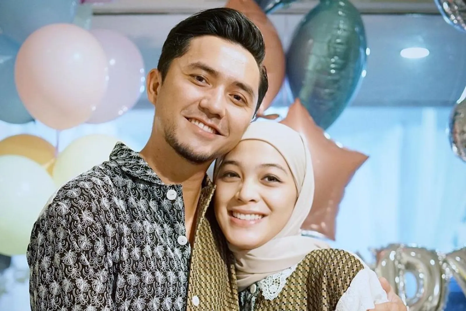 7 Momen Bahagia Omesh Dampingi Istri Melahirkan di Hari Idul Adha