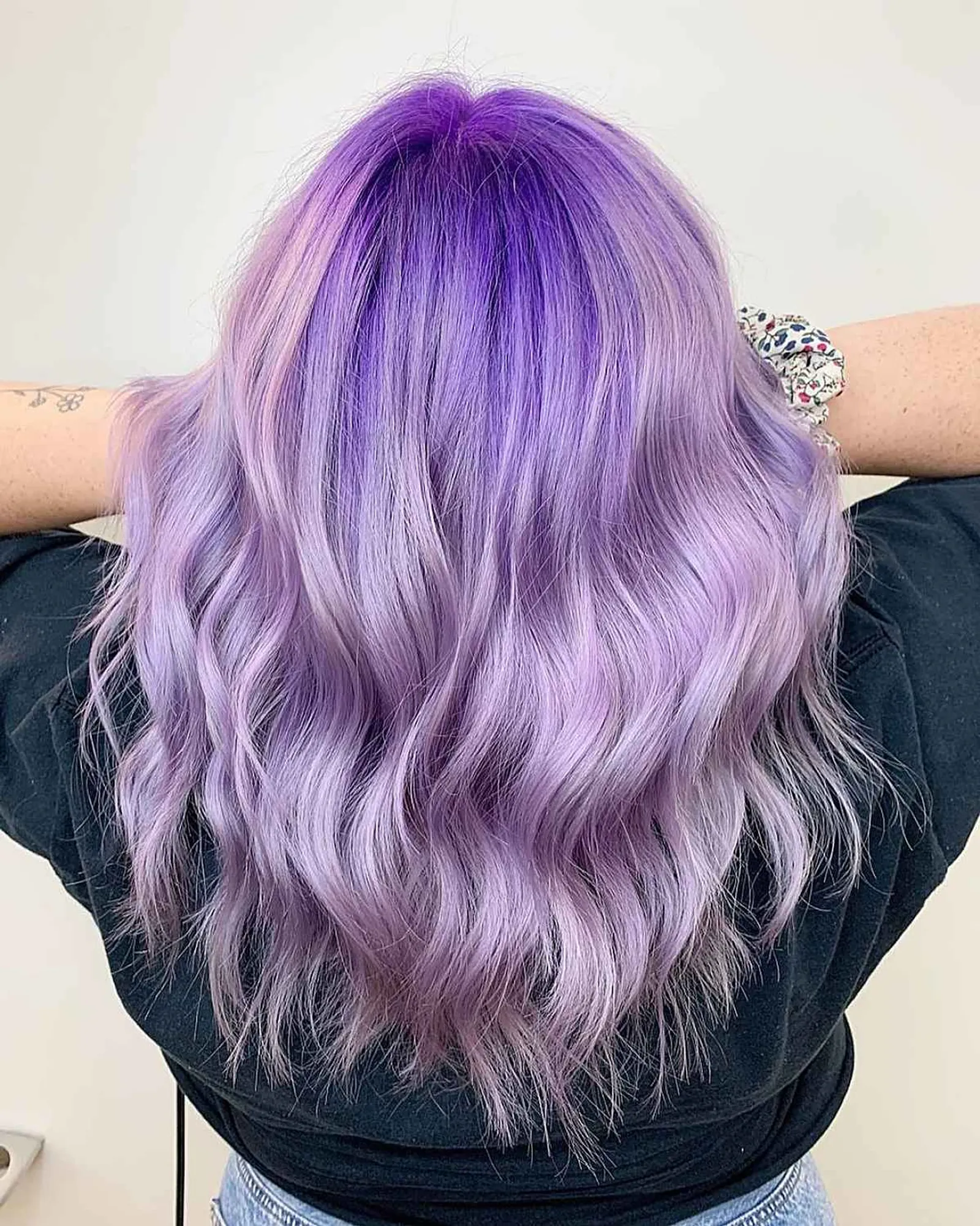 7 Rekomendasi Rambut Warna Lilac, Berani Coba?