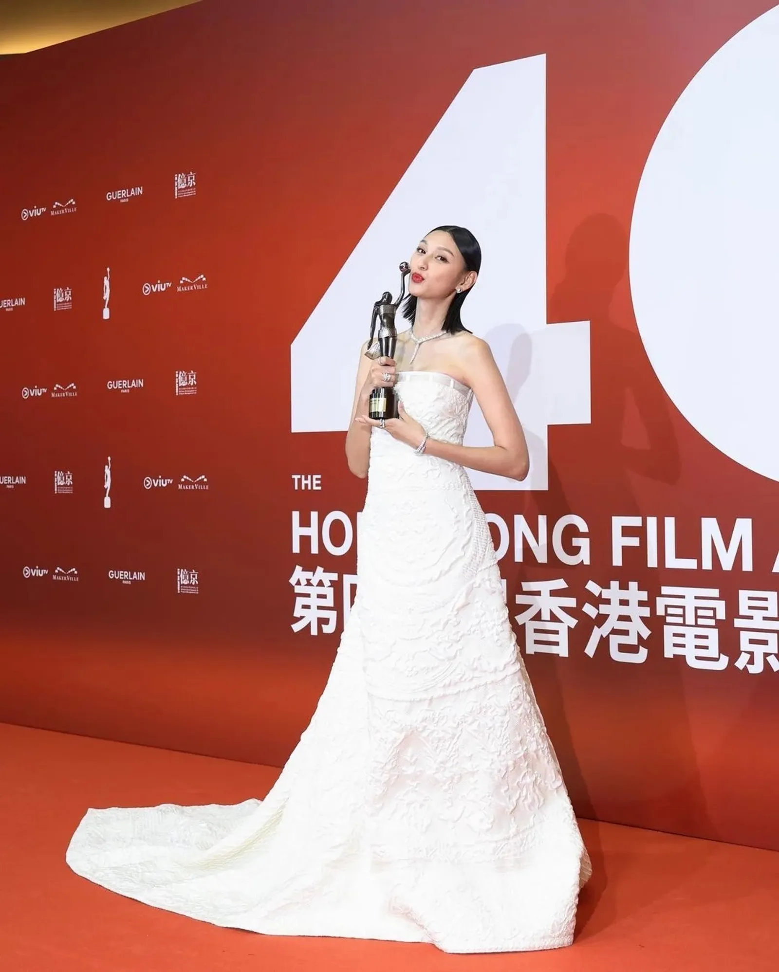 Artis Tiongkok yang Pakai Brand Mewah di Hong Kong Film Awards 2022