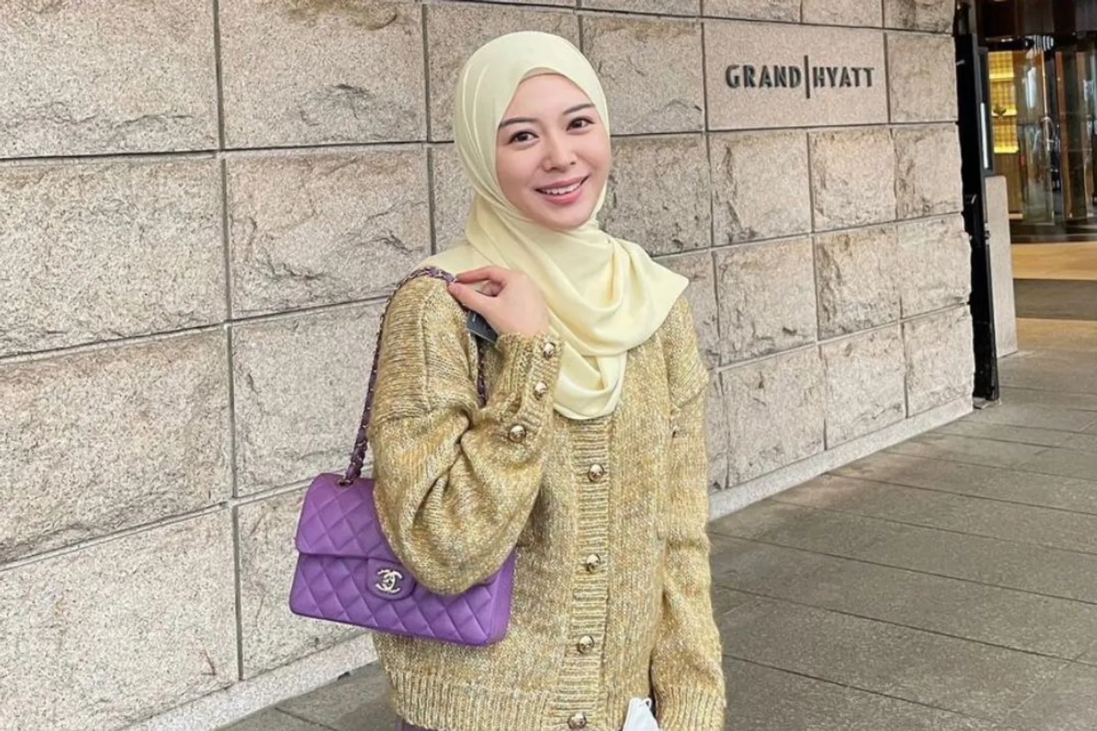 Potret Memikat Ayana Moon, Selebgram Asal Korea yang Bikin Jatuh Hati