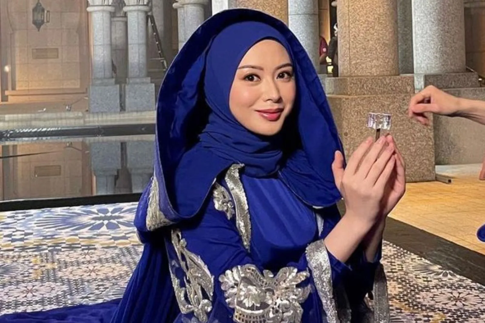 Potret Memikat Ayana Moon, Selebgram Asal Korea yang Bikin Jatuh Hati