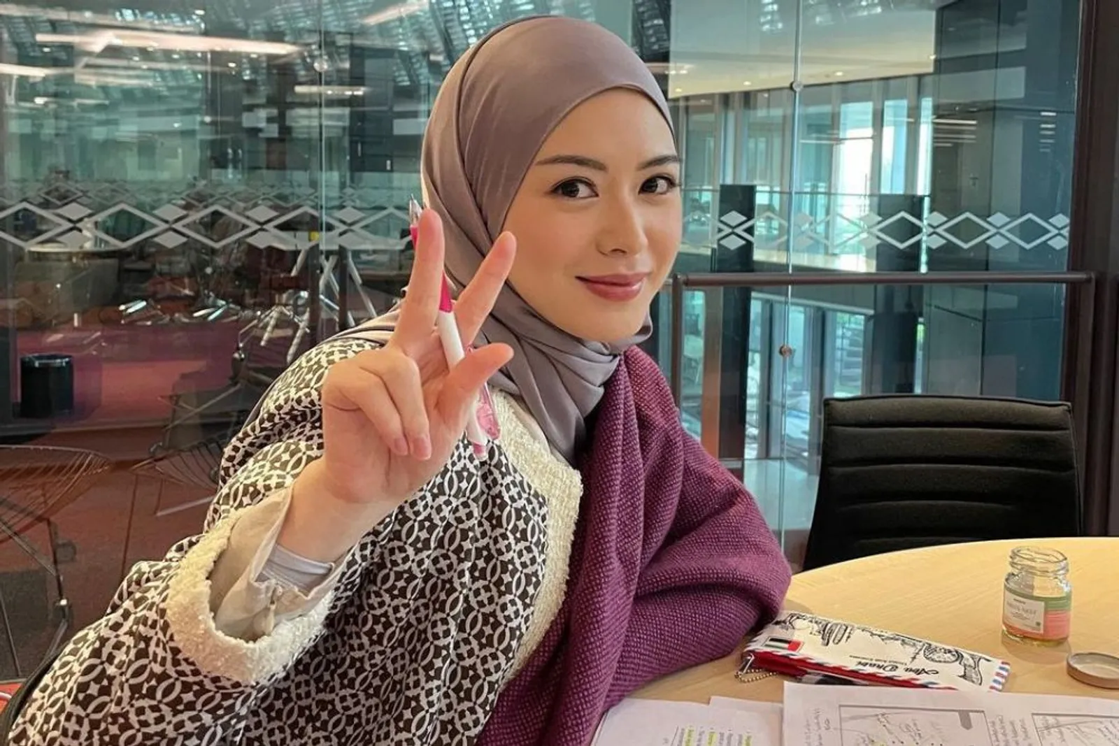 Potret Memikat Ayana Moon, Selebgram Asal Korea yang Bikin Jatuh Hati