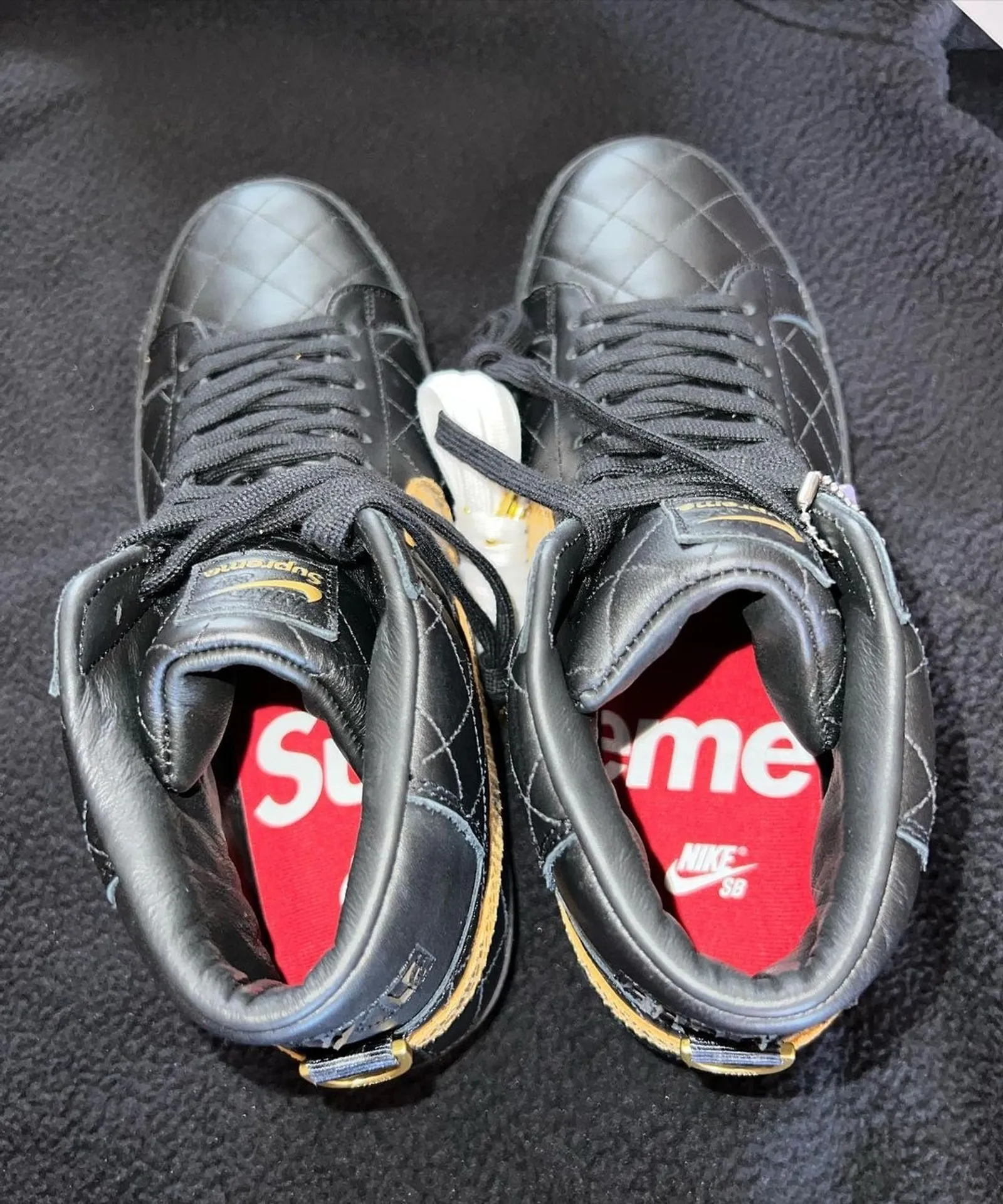 Intip Detail Keren pada Koleksi Supreme x Nike SB Blazer Mid