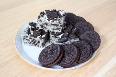 Ha 3 Bahan, Ini Resep No-Bake Oreo Fudge Tanpa Oven Mixer