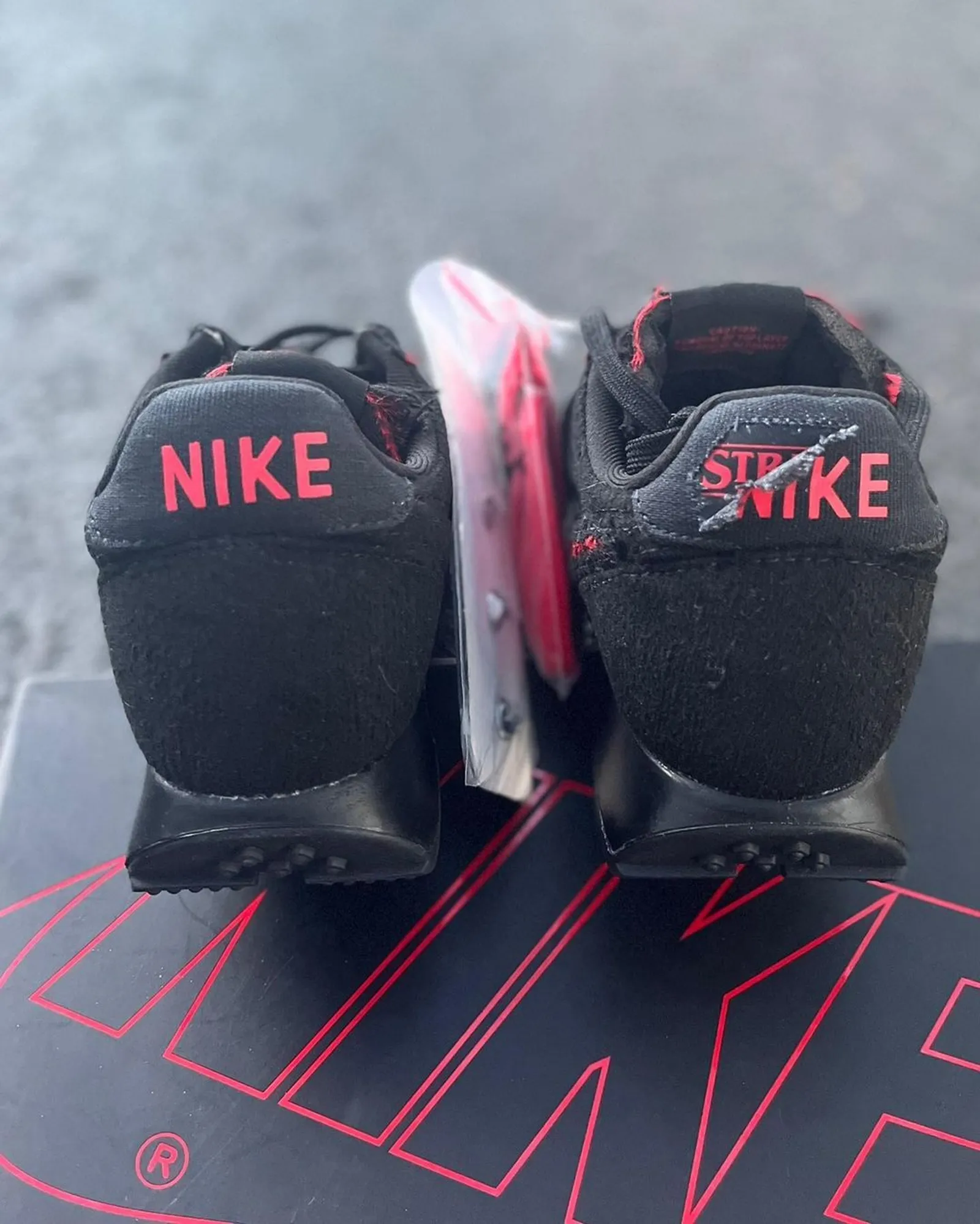 Nike Rilis Dua Edisi Spesial Sneaker 'Stranger Things'