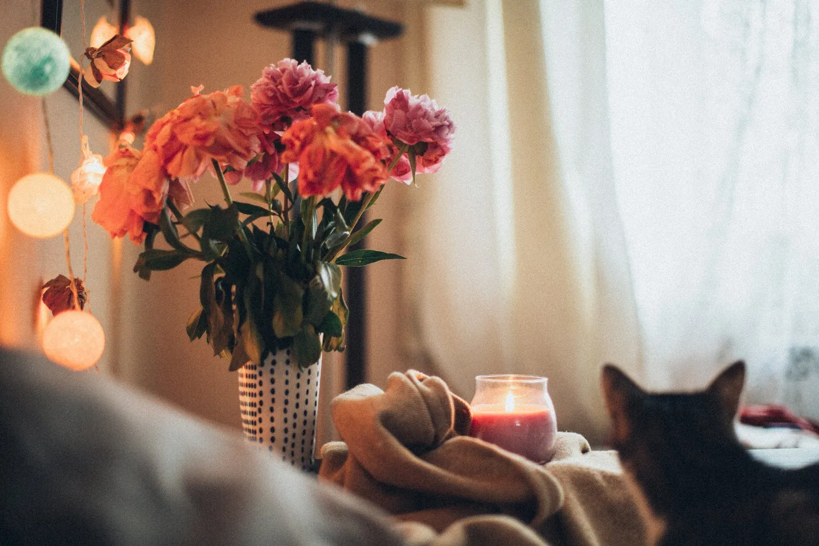 9 Cara Mendekor Ruangan Khusus Bercinta Agar Makin Romantis!