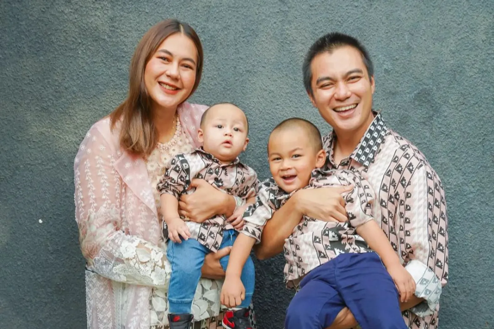 10 Potret Bahagia Keluarga Baim Wong dan Paula Verhoeven