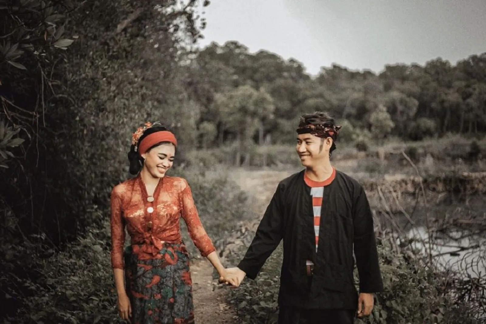 Unik nan Kocak, Intip 10 Potret Pre-Wedding Komika Indonesia
