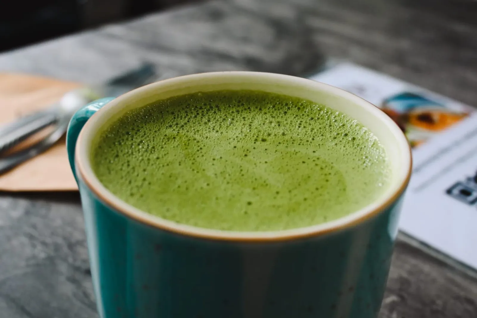 Serupa Tapi Beda, Ini 7 Perbedaan Green Tea dengan Matcha! 