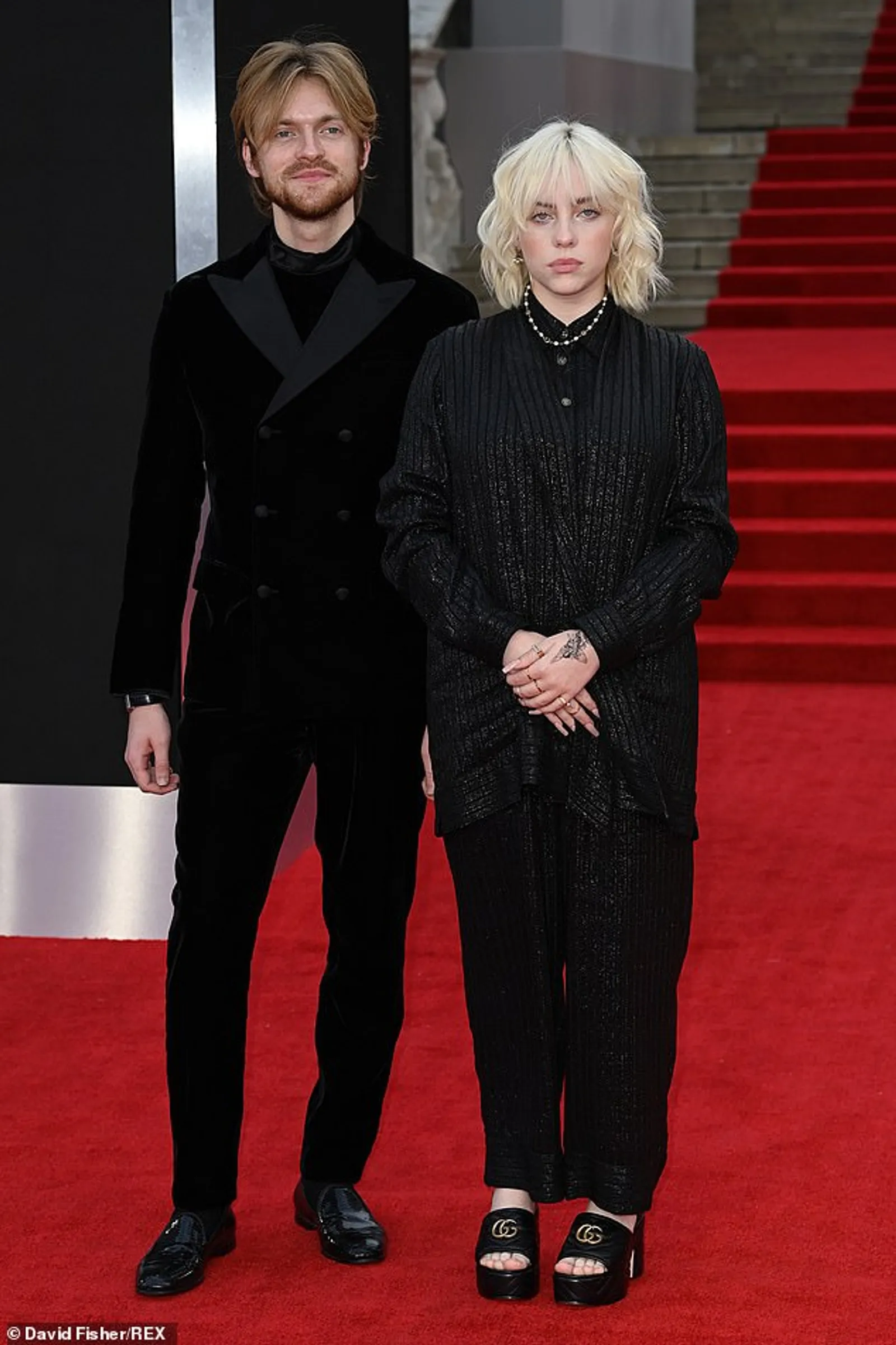 Deretan Gaya Kompak FINNEAS dan Billie Eilish, Sibling Goals!