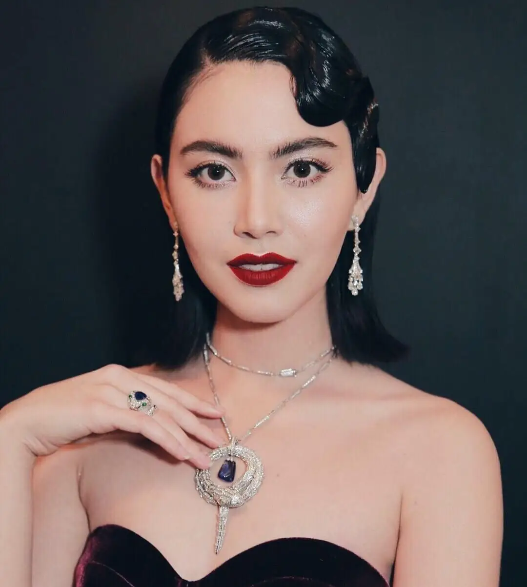 Deretan Potret Memesona Davika Hoorne yang Bikin Salah Fokus