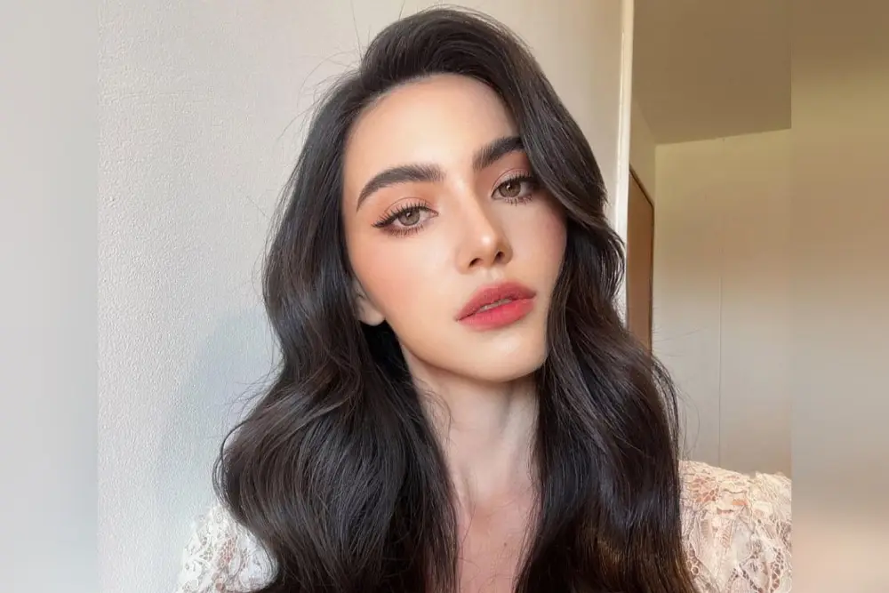 Deretan Potret Memesona Davika Hoorne yang Bikin Salah Fokus