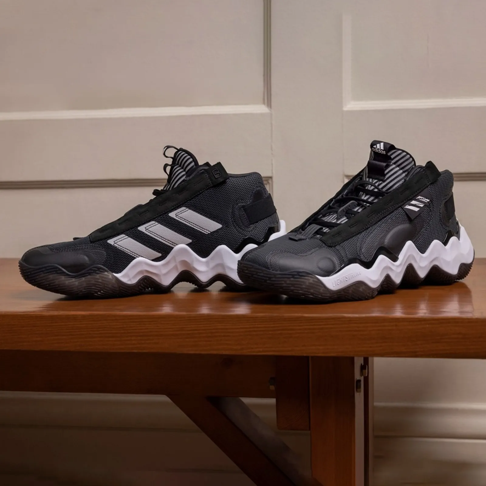 Candace Parker x adidas Rilis 6 Warna Baru Sneaker Exhibit B