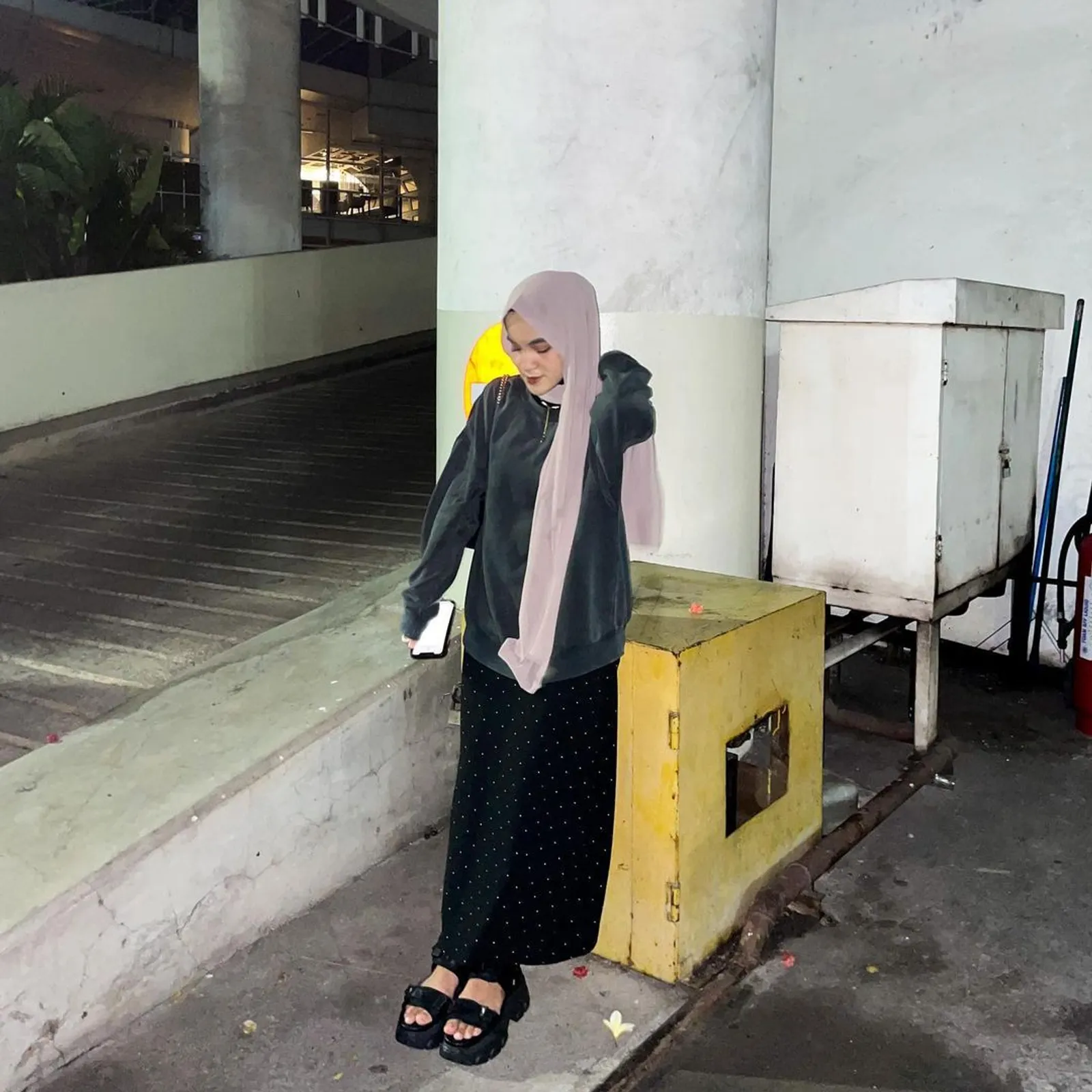 20 OOTD Hijab Remaja SMA yang Stylish dan Kekinian