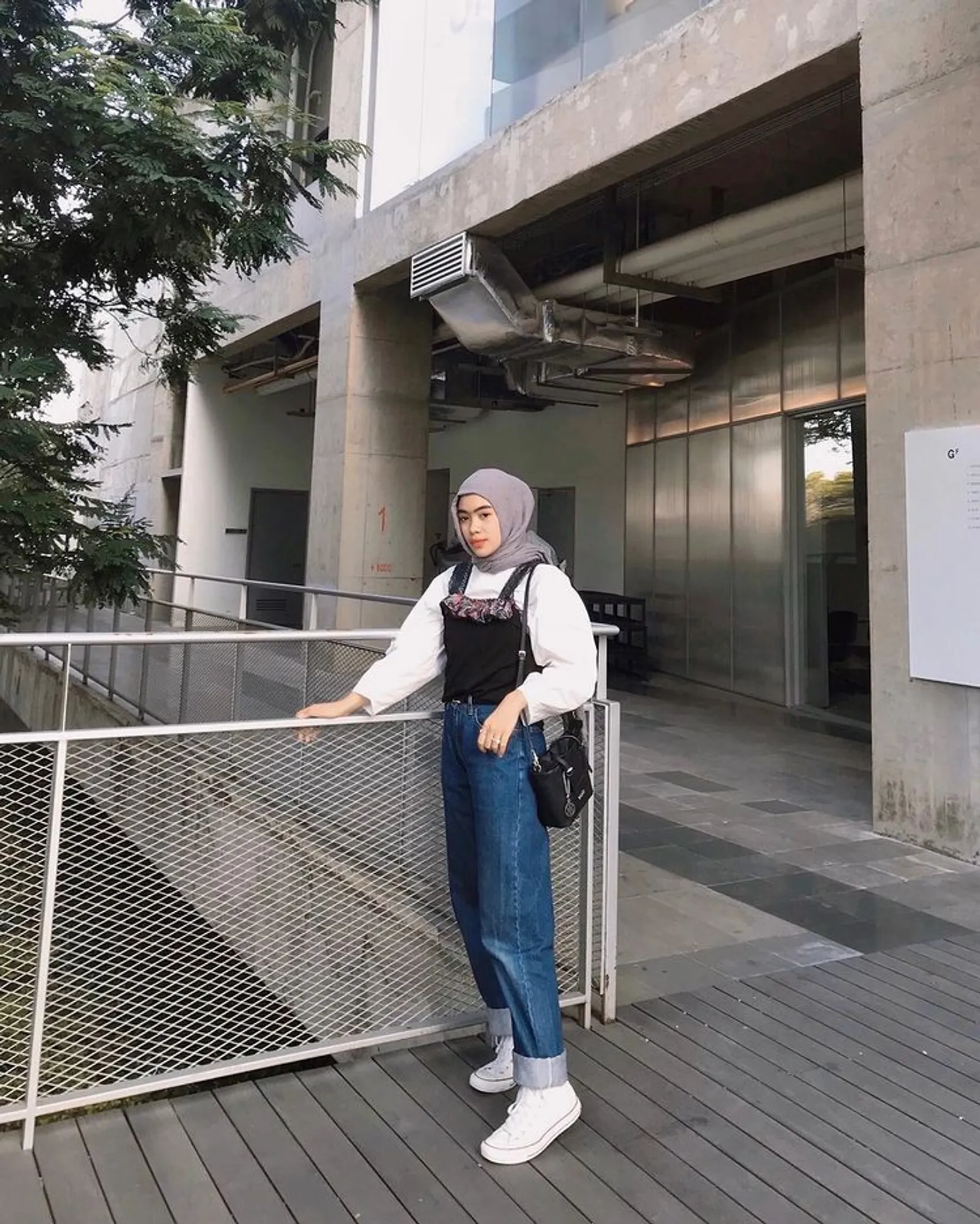 20 OOTD Hijab Remaja SMA yang Stylish dan Kekinian