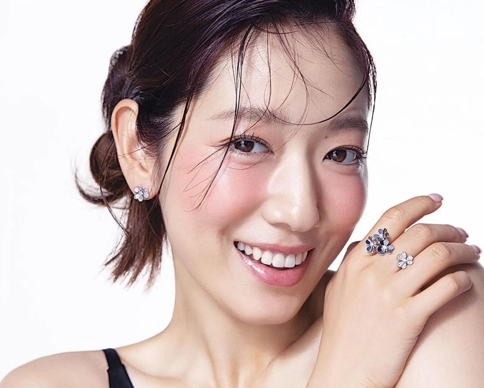 7 Inspirasi Soft Makeup Look a la Aktris Korea yang Bisa Kamu Coba  