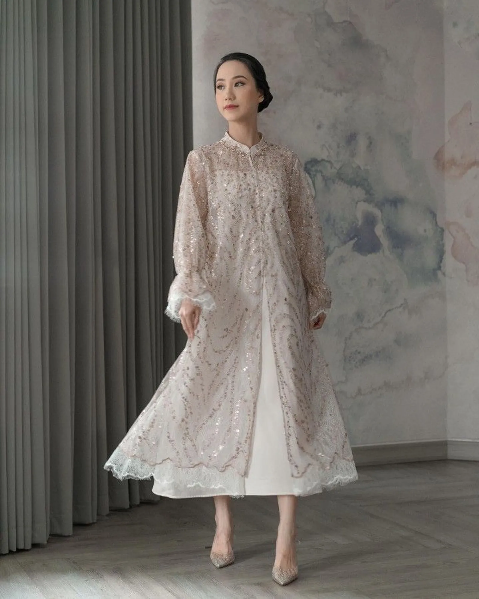 10 Dress Brokat Pendek Elegan Terbaru 2023, Fashionable!