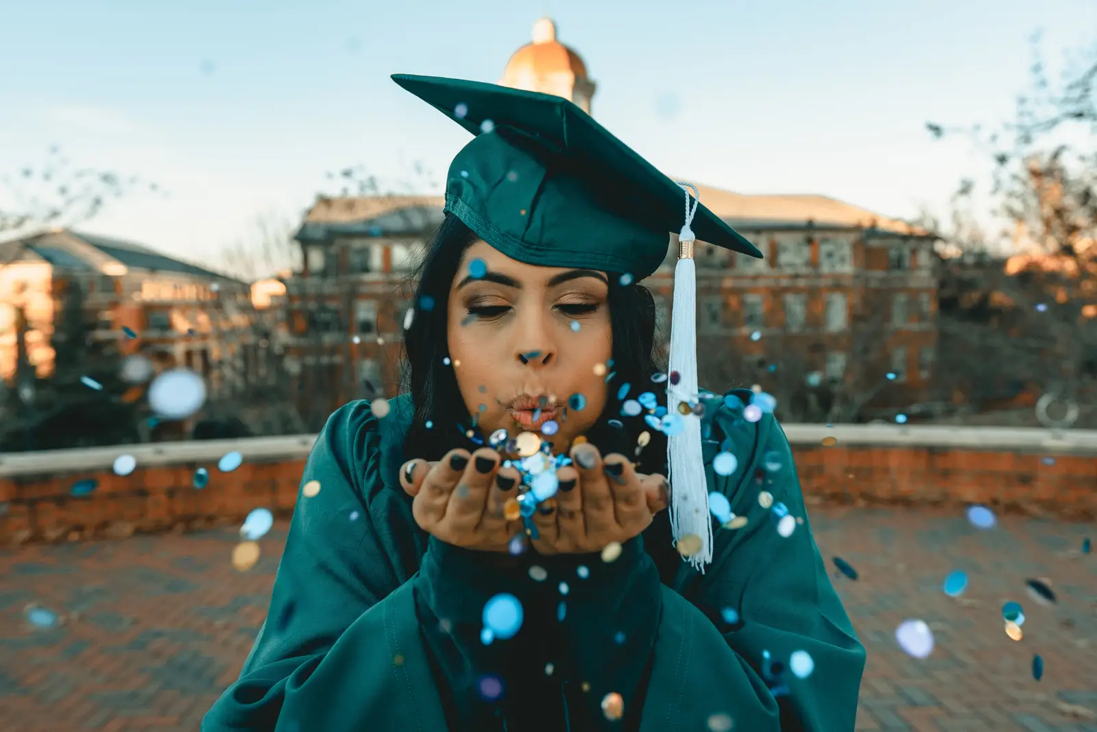 30 Ucapan Selamat Wisuda Bahasa Inggris dan Artinya Lengkap