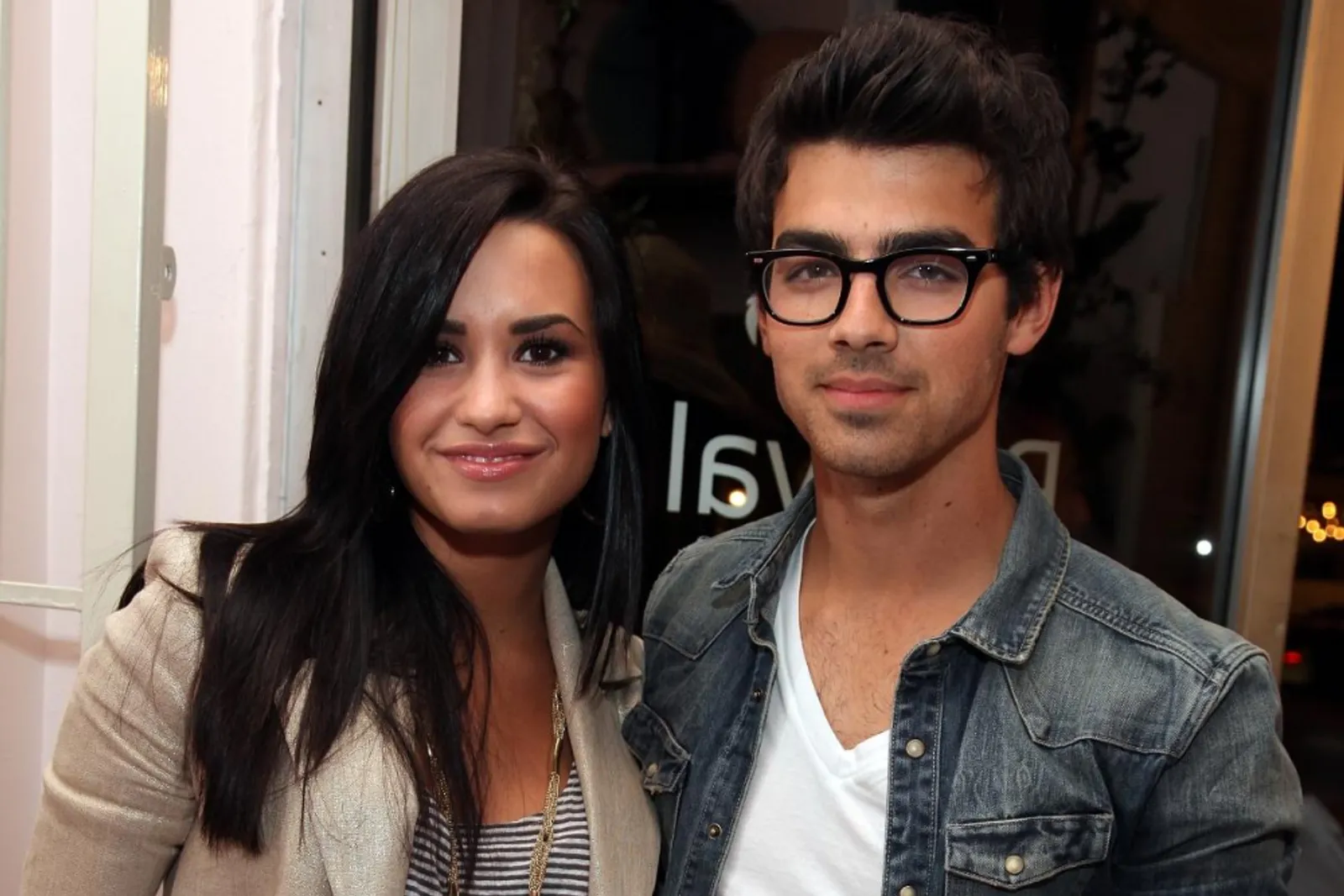 12 Pria yang Menjalin Kasih dengan Demi Lovato, Kini Punya Pacar Baru!