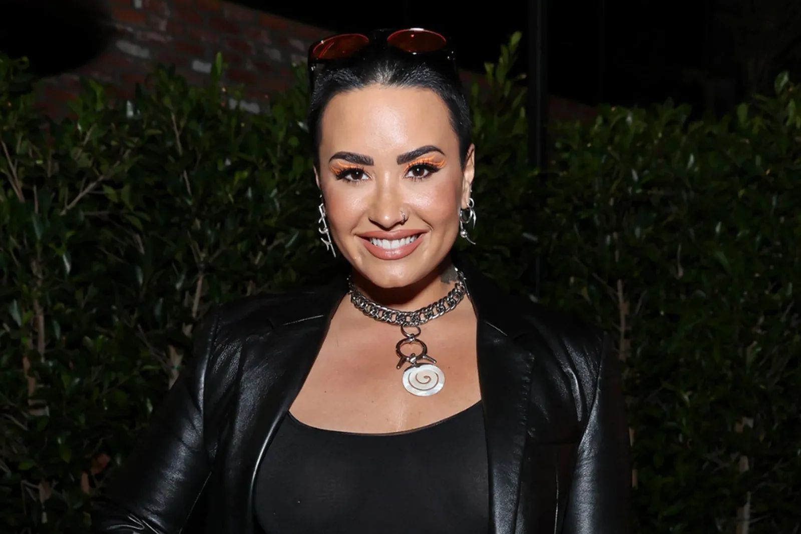 12 Pria yang Menjalin Kasih dengan Demi Lovato, Kini Punya Pacar Baru!