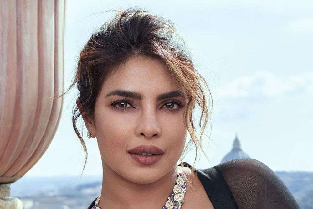 7 Seleb Bollywood Yang Punya Banyak Pacar Sebelum Menikah