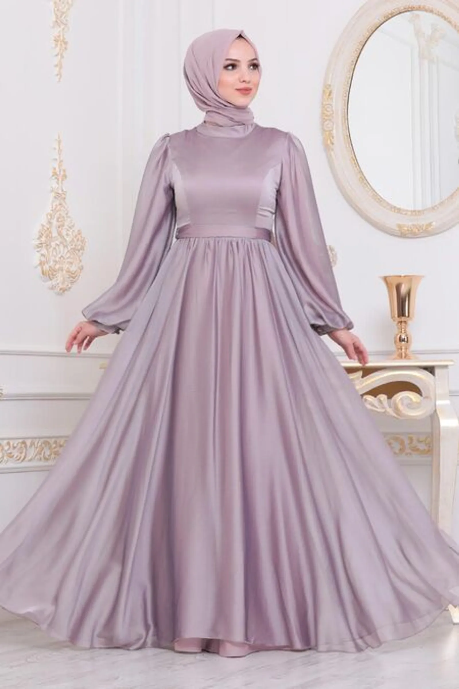 12 Warna Jilbab yang Cocok untuk Baju Warna Dusty Ungu