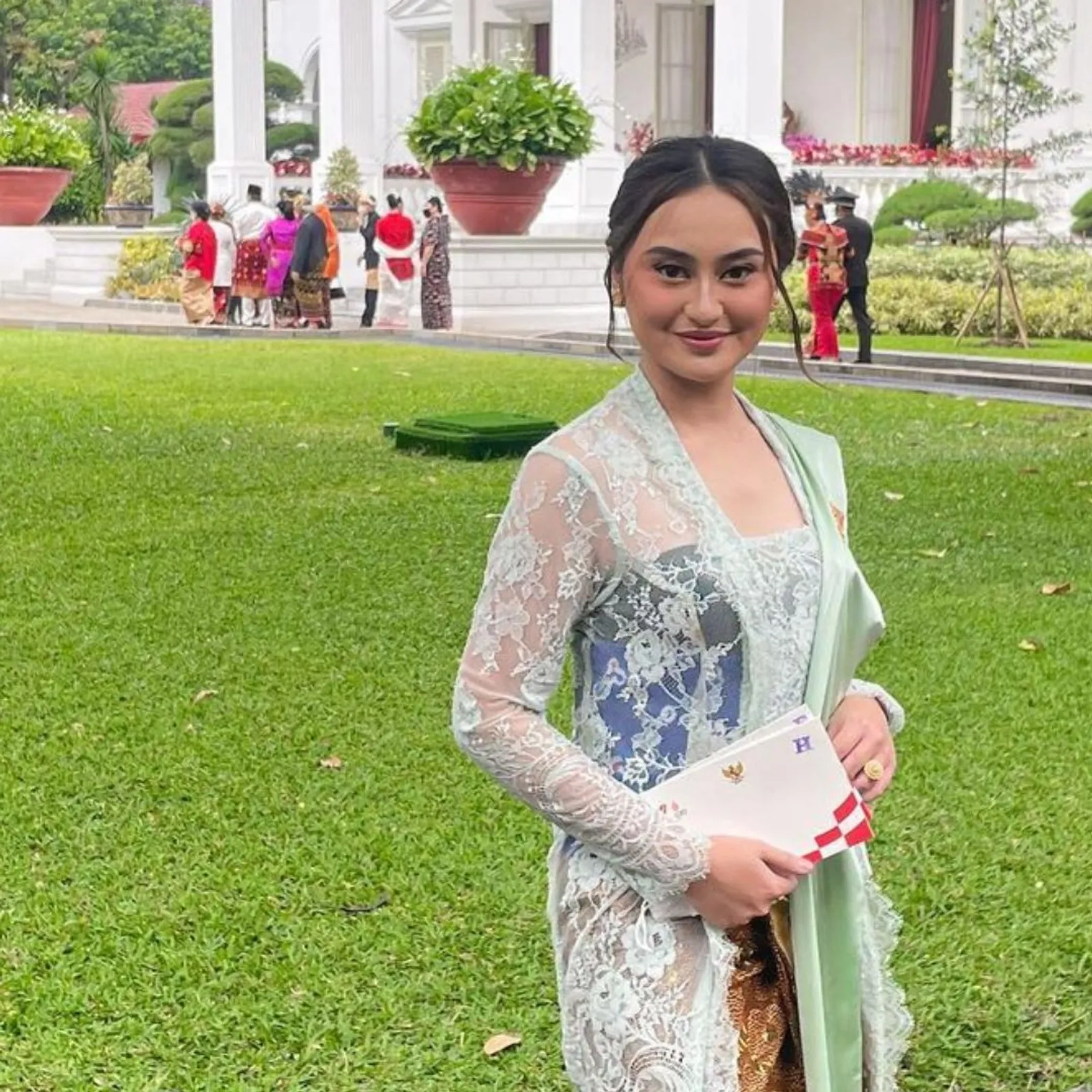 Potret Artis Indonesia yang Rayakan HUT RI ke-77 di Istana Negara